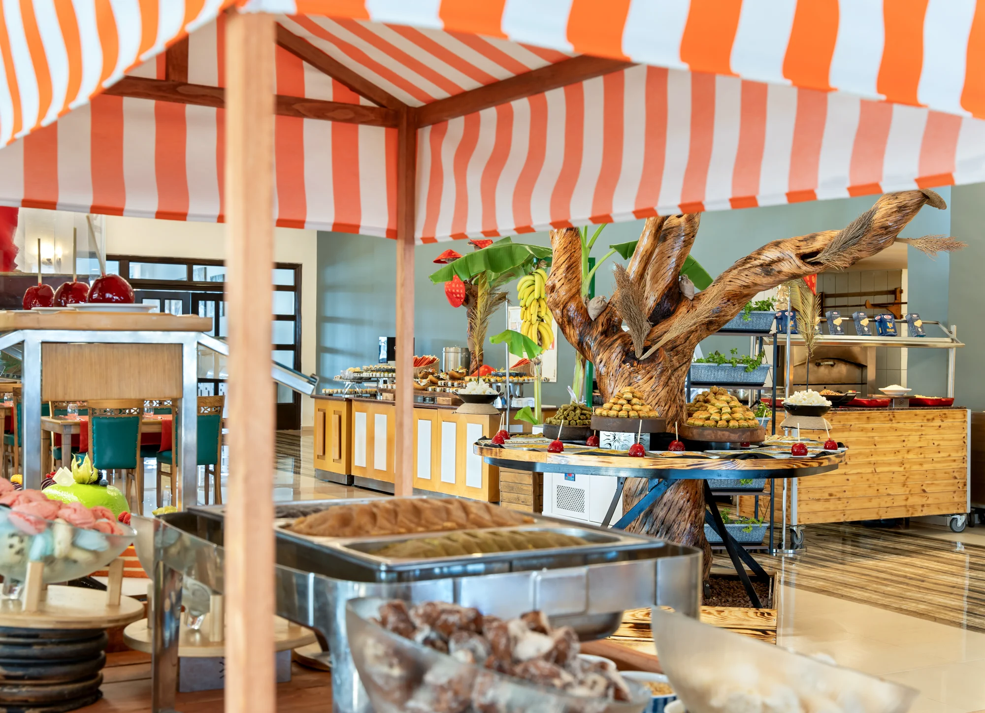 Agora Hauptrestaurant!